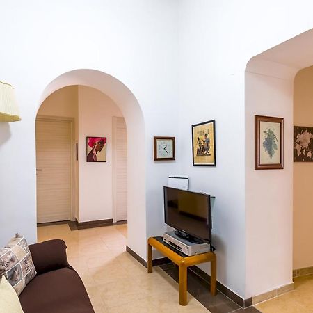 Rione Emanuele III - 4 Bedroom Apartment Naples Luaran gambar