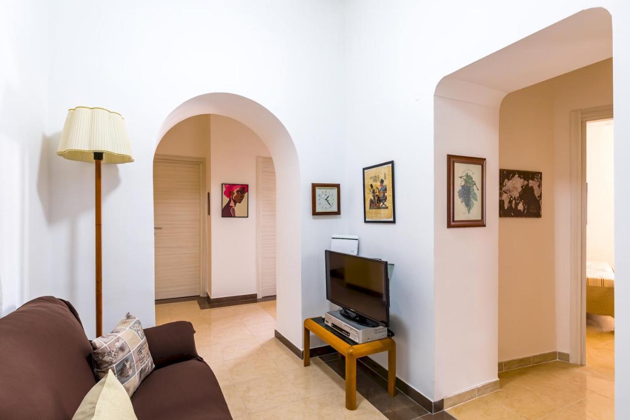 Rione Emanuele III - 4 Bedroom Apartment Naples Luaran gambar