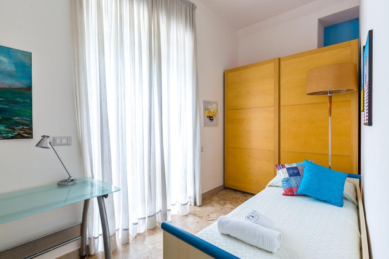 Rione Emanuele III - 4 Bedroom Apartment Naples Luaran gambar