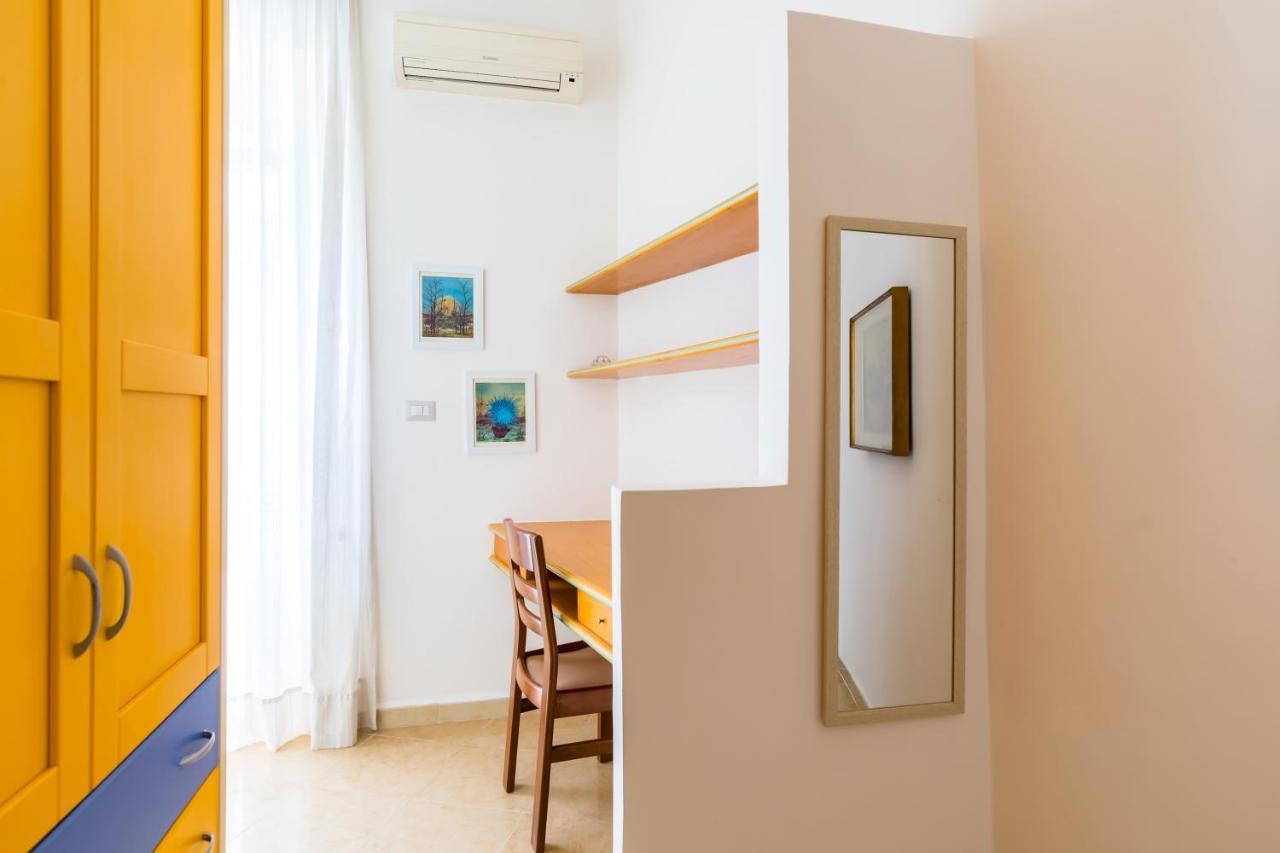 Rione Emanuele III - 4 Bedroom Apartment Naples Luaran gambar