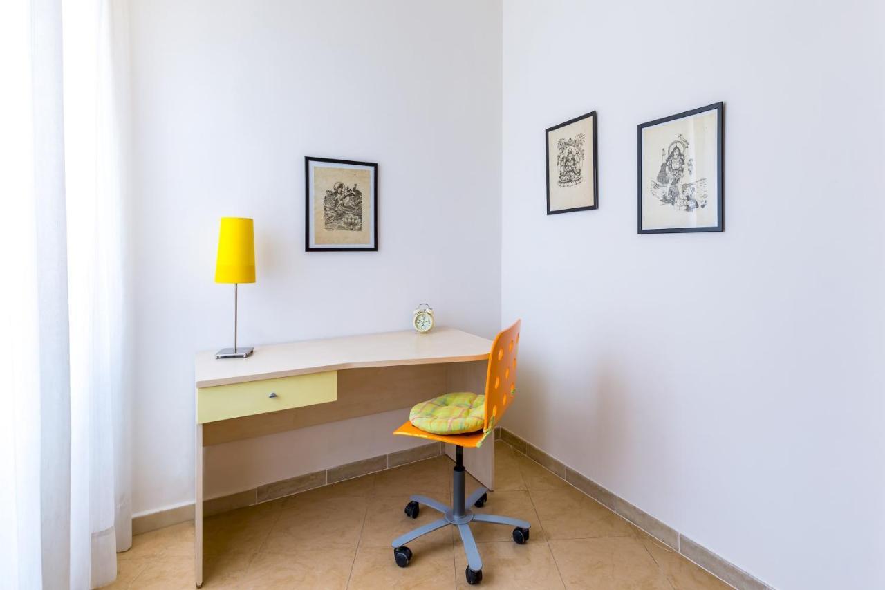 Rione Emanuele III - 4 Bedroom Apartment Naples Luaran gambar