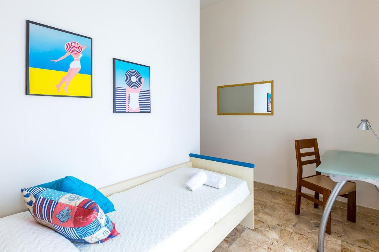 Rione Emanuele III - 4 Bedroom Apartment Naples Luaran gambar