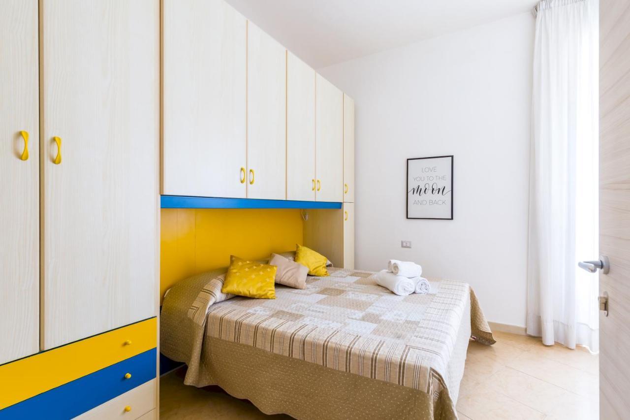 Rione Emanuele III - 4 Bedroom Apartment Naples Luaran gambar